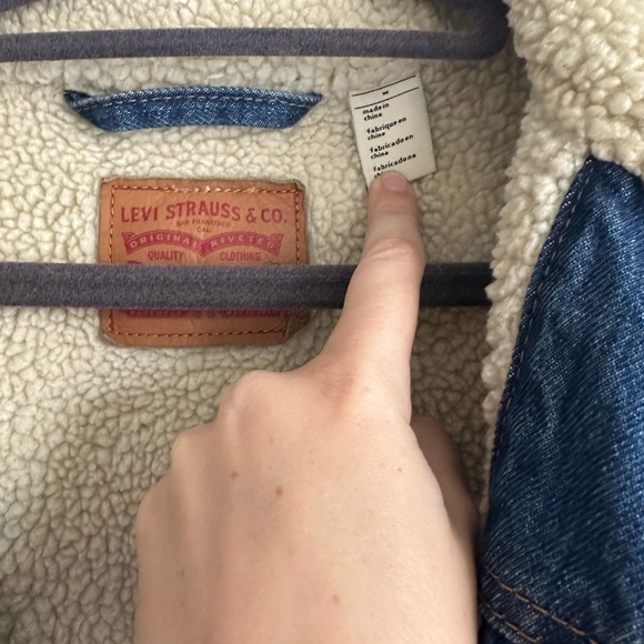 Levi’s Sherpa Denim Jacket - Picture 2 of 3